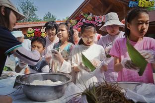 布雷默，你兜里都装了什么呀？